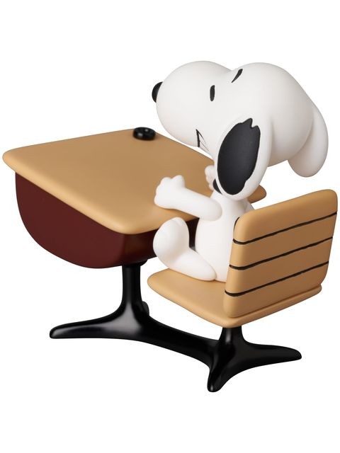 メディコムトイ UDF SNOOPY WITH DESK 「PEANUTS シリーズ18」