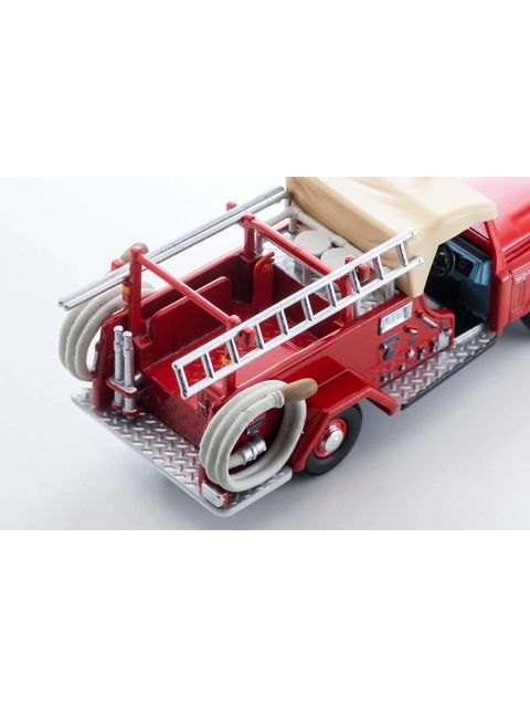 トミカリミテッドヴィンテージ LV-31c 日産 パトロール ポンプ消防車 (フィギュア付)