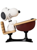 メディコムトイ UDF SNOOPY WITH DESK 「PEANUTS シリーズ18」