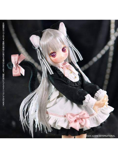 Azone Karaful Dreamin' / Mebae ~Dreaming Cat~ (Moon ver.)