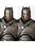 メディコムトイ MAFEX ARMORED BATMAN Ver.1.5