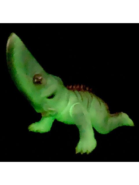 CCP ギロン(1969) ルミナスパープル Ver. ミドルサイズシリーズ ガメラ 【第6弾】