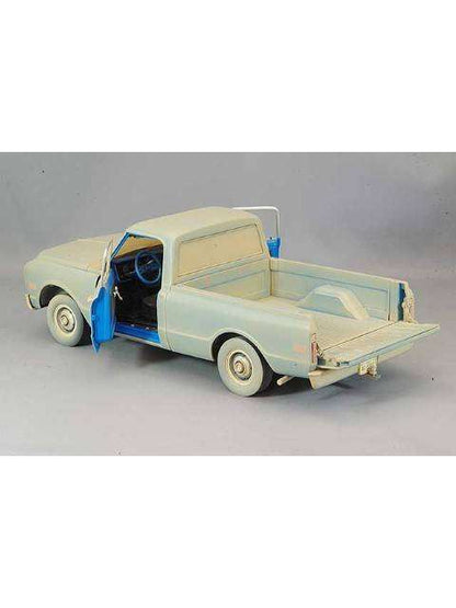 Highway 61 1/18 1971 Chevrolet C-10 with Leatherface Figure "The Texas Chain Saw Massacre (1974)"