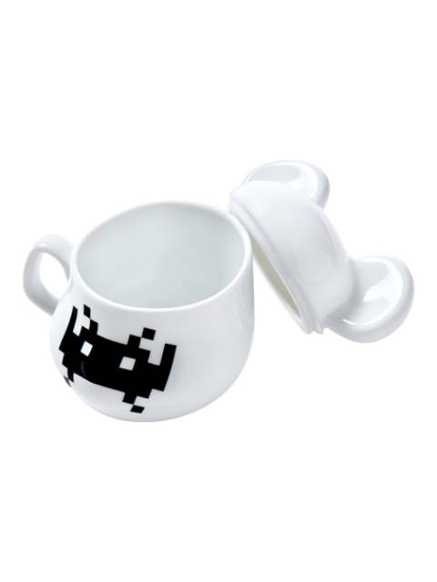 メディコムトイ SPACE INVADERS 「BE@RMUG」 WHT×BLK