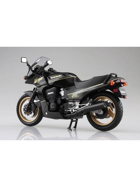 1/12 完成品バイク KAWASAKI GPz900R 黒/金 【再販】
