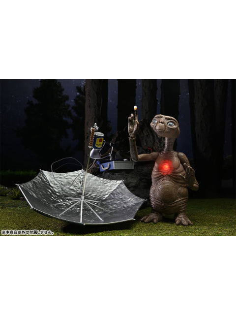 ネカ E.T. LED チェスト 「イーティー」 40th アニバーサリー デラックス アルティメット アクションフィギュア