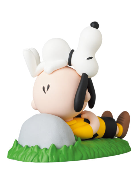 メディコムトイ UDF NAPPING CHARLIE BROWN ＆ SNOOPY 「PEANUTS SERIES 13」