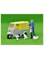 トミカリミテッドヴィンテージ LV-143d ダイハツ ミゼット(黄緑/ベージュ)フィギュア付