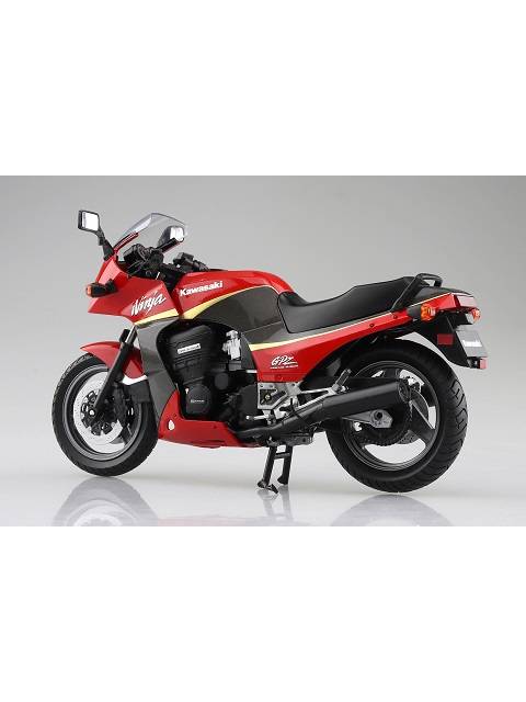 1/12 完成品バイク KAWASAKI GPz900R 赤/灰 【再販】