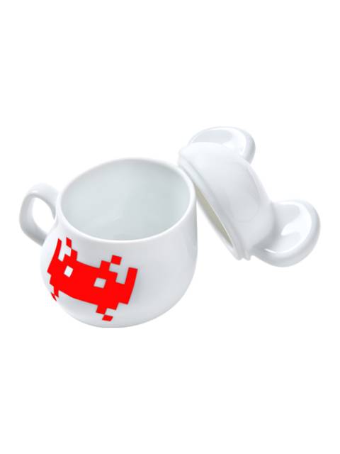 メディコムトイ SPACE INVADERS 「BE@RMUG」 WHT×RED