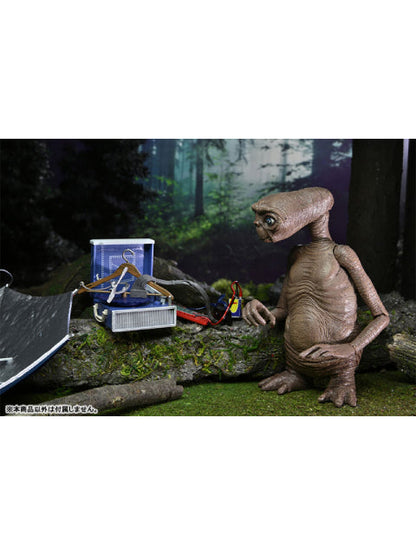 NECA ET LED Chest "ET" 40th Anniversary Deluxe Ultimate Action Figure