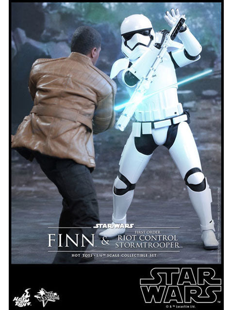 HOTTOYS Movie Masterpiece 1/6 Scale Finn &amp; F.O. Stormtrooper (Riot Control Version)